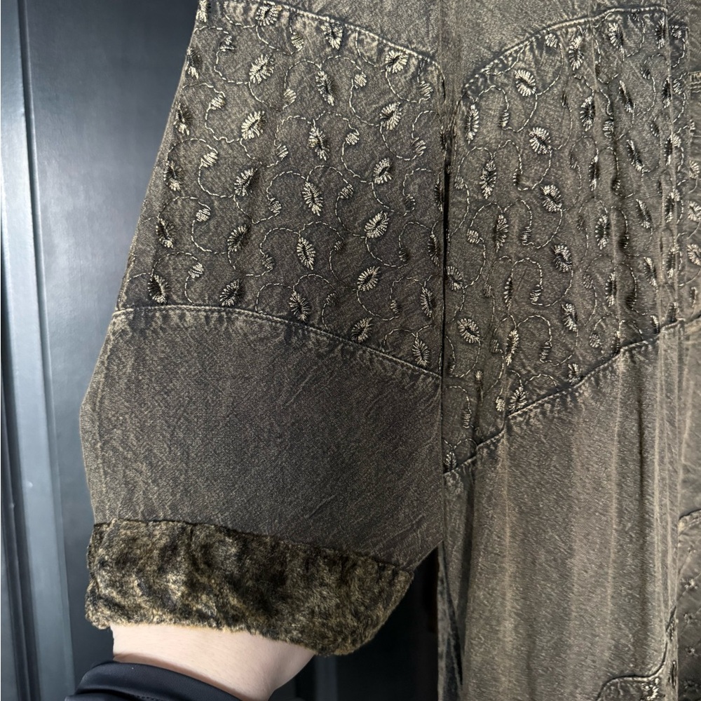 Olive Green Long Duster with Eyelet Details - Picture 3 of 4